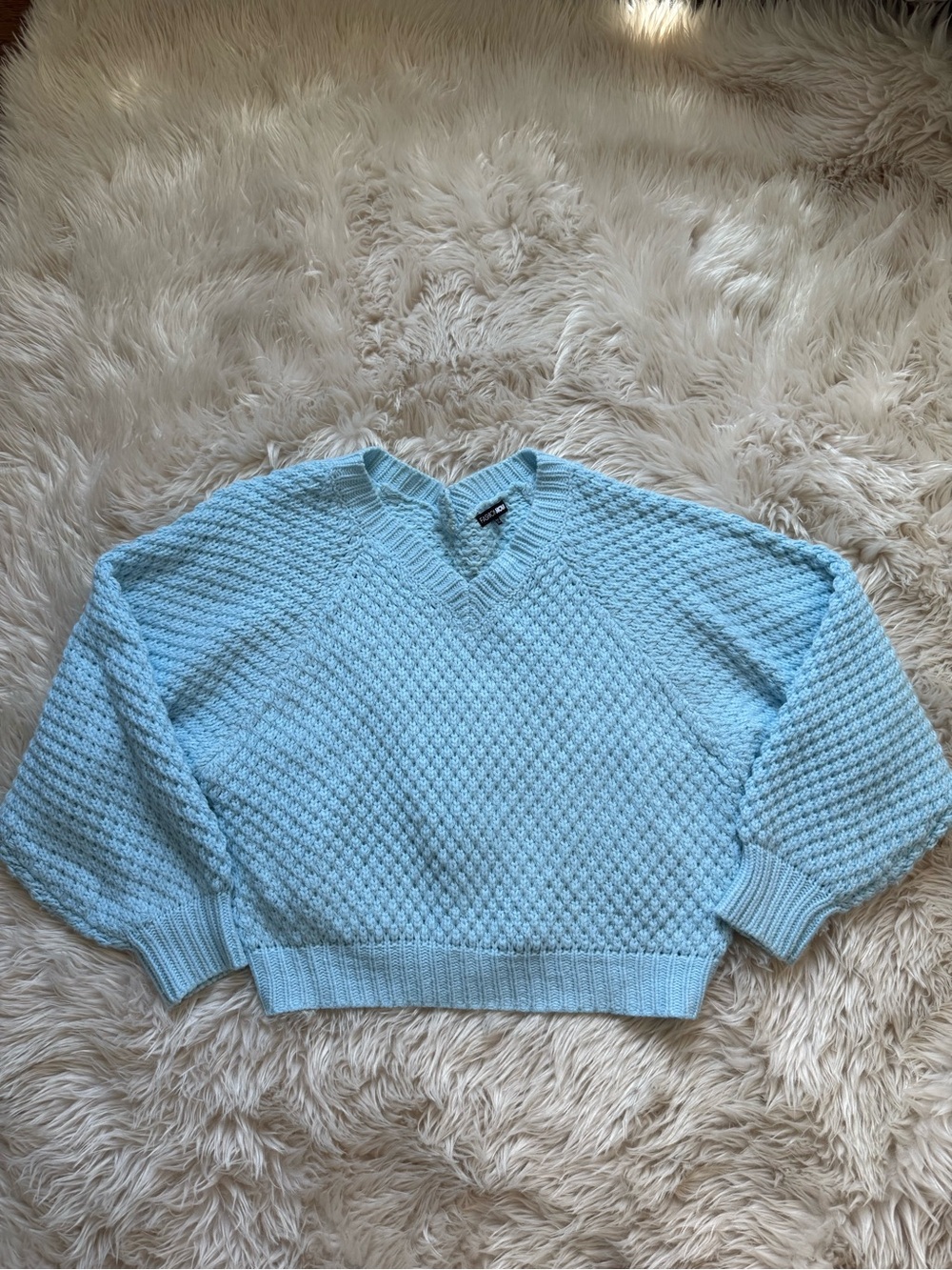 Women’s sweaters - Picture 3 of 3